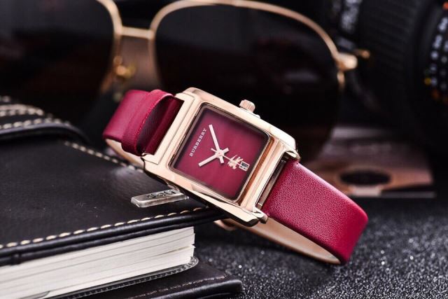 Đồng Hồ Burberry Nữ Mặt Vuông Thời Trang BB012 Đồng Hồ Burberry Nữ Mặt Vuông Thời Trang BB012