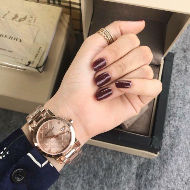Đồng Hồ Burberry Nữ Cao Cấp Mặt Đính Hạt BB011 Đồng Hồ Burberry Nữ Cao Cấp Mặt Đính Hạt BB011