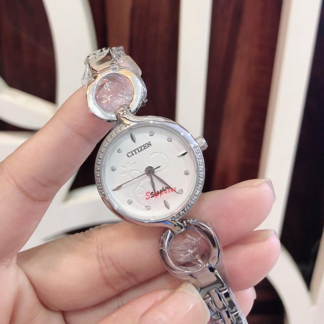 Đồng Hồ Nữ CiTiZen Lắc Tay 7137L Viền Hạt
