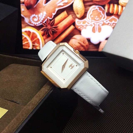 Đồng Hồ Chanel Dây Da Mặt Vuông Siêu Đẹp CN17