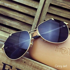 Kính Grey Ant Cao Cấp Sang Trọng