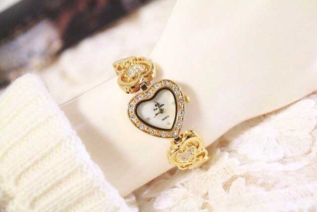 Bee Sister Hình Trái Tim Tuyệt Đẹp Cho Phái Nữ BSP02