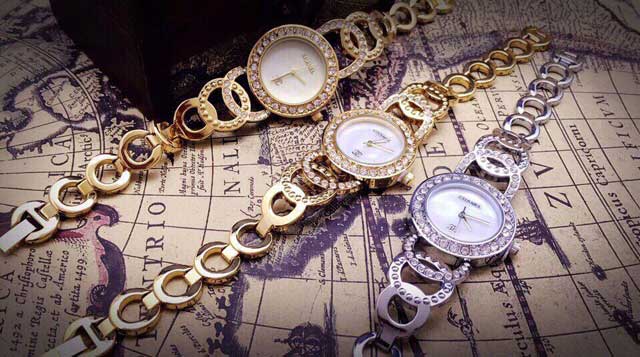 đồng hồ nữ chanel cn11