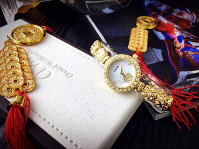 Đồng Hồ Chanel Hoa Đính Hạt Sang Trọng CN16