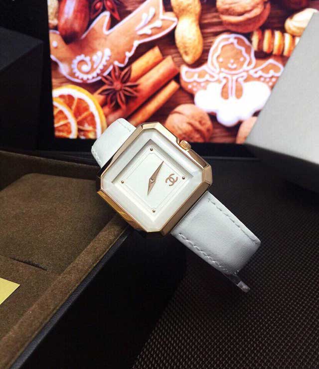 Đồng Hồ Chanel Dây Da Mặt Vuông Siêu Đẹp CN17