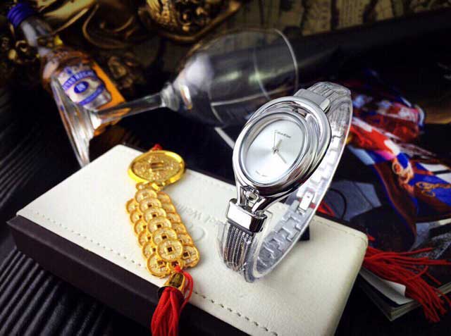 Đồng Hồ Nữ CK Mặt Oval Độc Đáo CK07