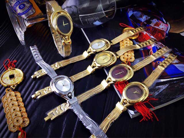 Đồng Hồ Nữ CK Mặt Oval Độc Đáo CK07