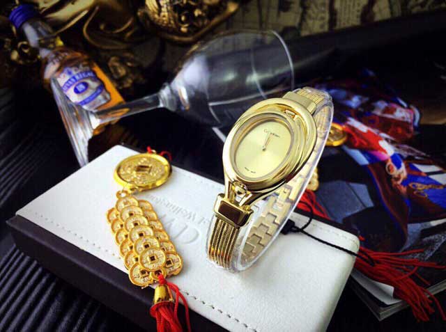 Đồng Hồ Nữ CK Mặt Oval Độc Đáo CK07