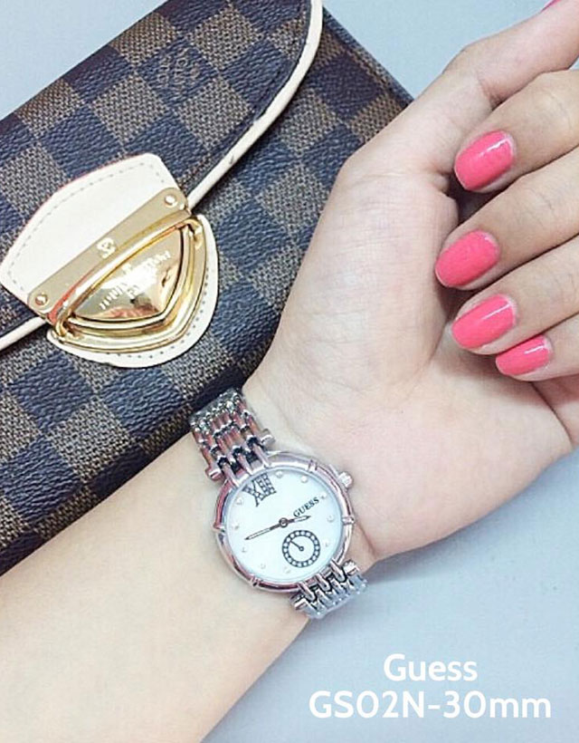 Đồng hồ Guess form nhỏ xinh lên tay cực cá tính