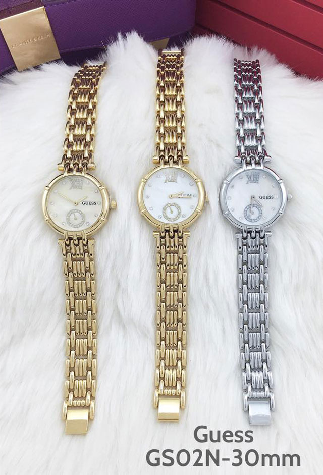 Đồng hồ Guess form nhỏ xinh lên tay cực cá tính