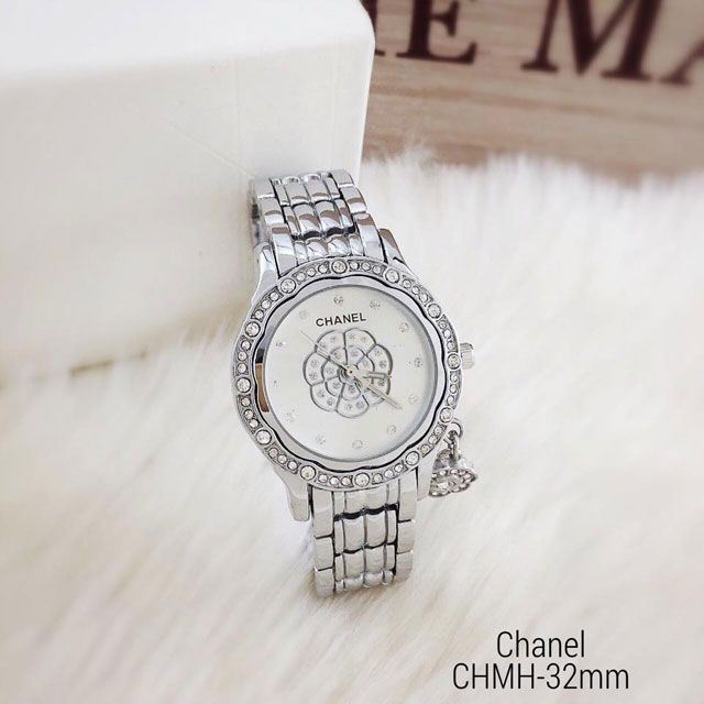 Đồng Hồ Chanel Họa Tiết Độc Đáo Sang Trọng