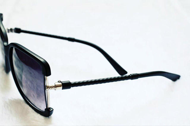 Mắt kính nữ thời trang sang trọng